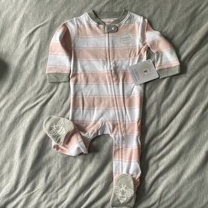 NWT Burt’s bees onesie sleeper 6-9m